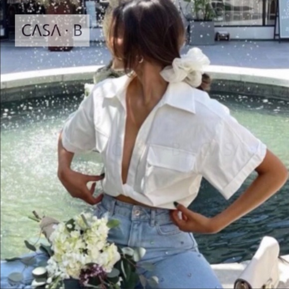 5⭐️BESTSELLER CASA B| The Christy Twist Front Collared Crop Blouse - Picture 7 of 10